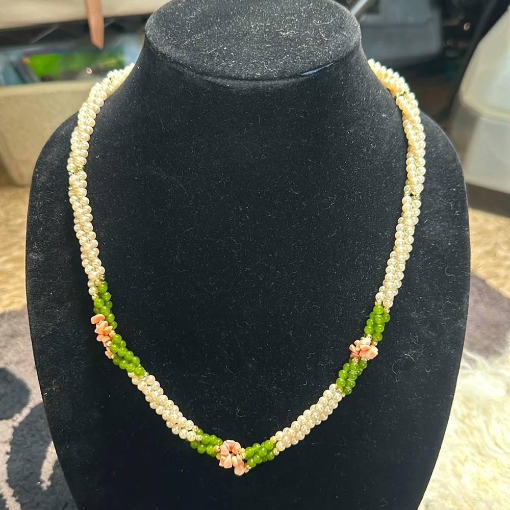 Vintage pearl necklace